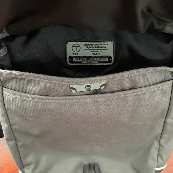 Tumi Tech side bag - Picture 5 of 6